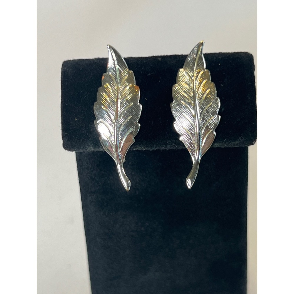 Vintage Silver Tone Leaf Screw Back Earrings Textured Botanical Nature Jewelry